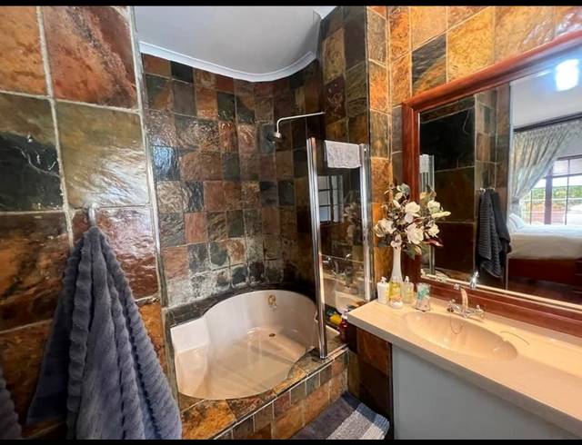 6 BEDROOM HOUSE FOR SALE IN AMANDASIG